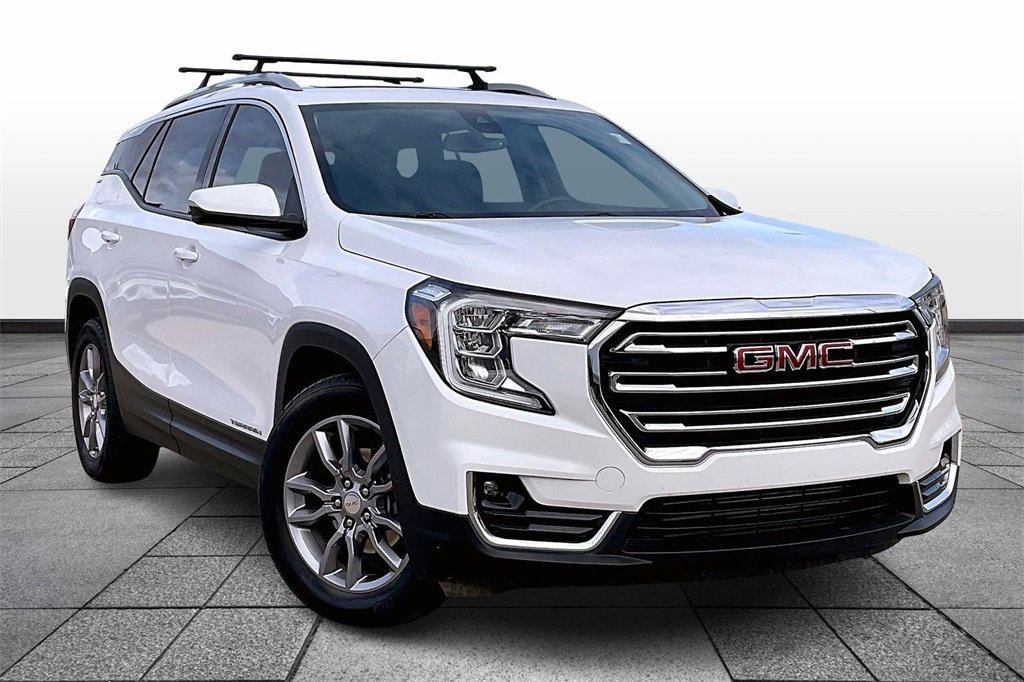 Used 2022 GMC Terrain SLT image 2