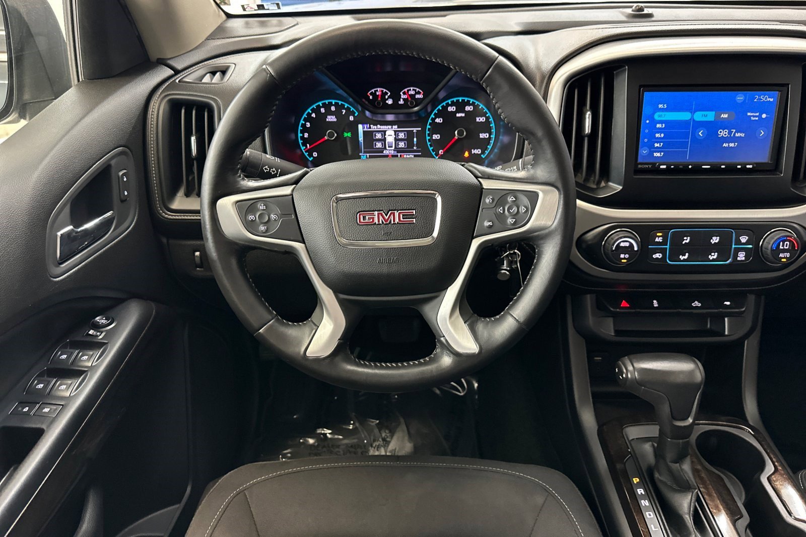 Used 2017 GMC Canyon SLE w/ SLE Convenience Package RWD image 27