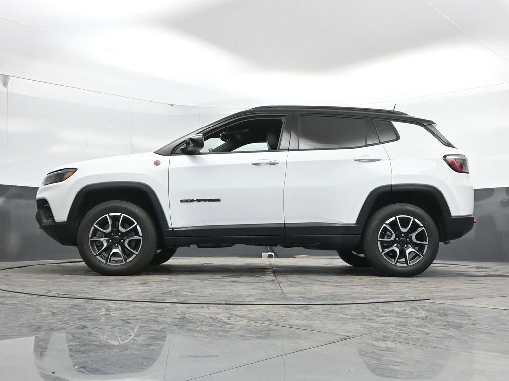 Used 2025 Jeep Compass Trailhawk image 50