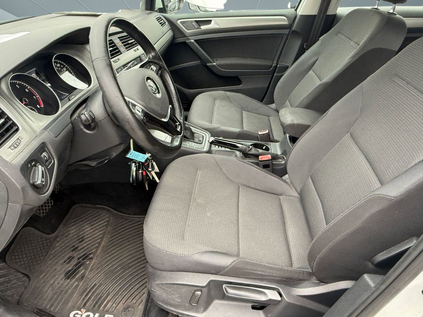 Used 2016 Volkswagen Golf S image 4