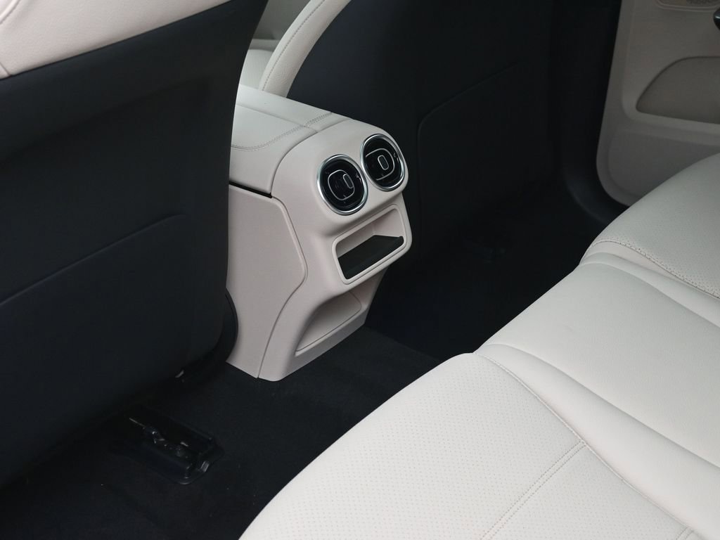 New 2025 Mercedes-Benz GLC 300 4MATIC image 23