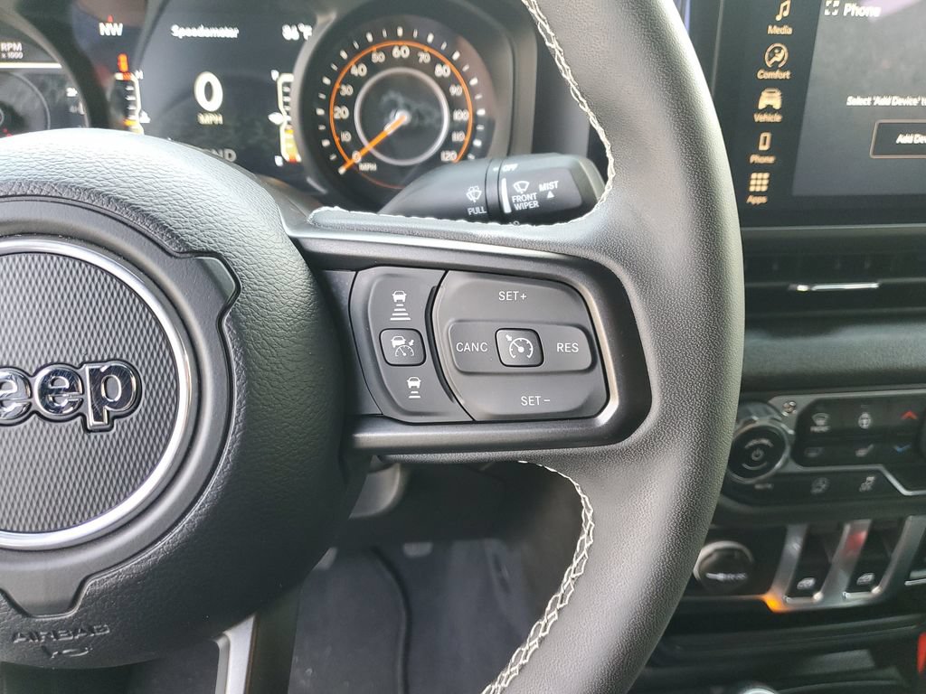 Used 2025 Jeep Wrangler Sport AWD/4WD image 17