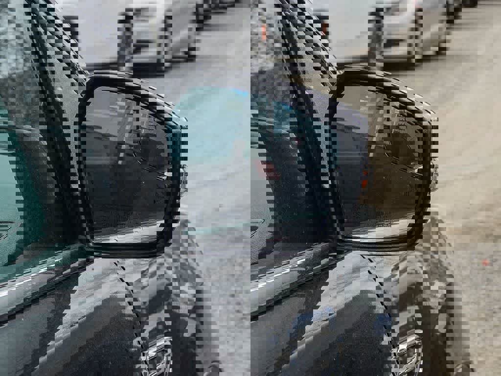 Used 2018 Ford Escape Titanium image 8