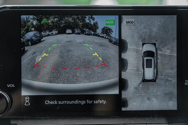 Used 2023 Nissan Pathfinder SL image 3