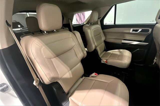 Used 2021 Ford Explorer XLT w/ Equipment Group 202A image 24