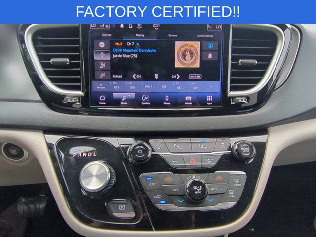 Certified 2024 Chrysler Pacifica Touring-L FWD image 23