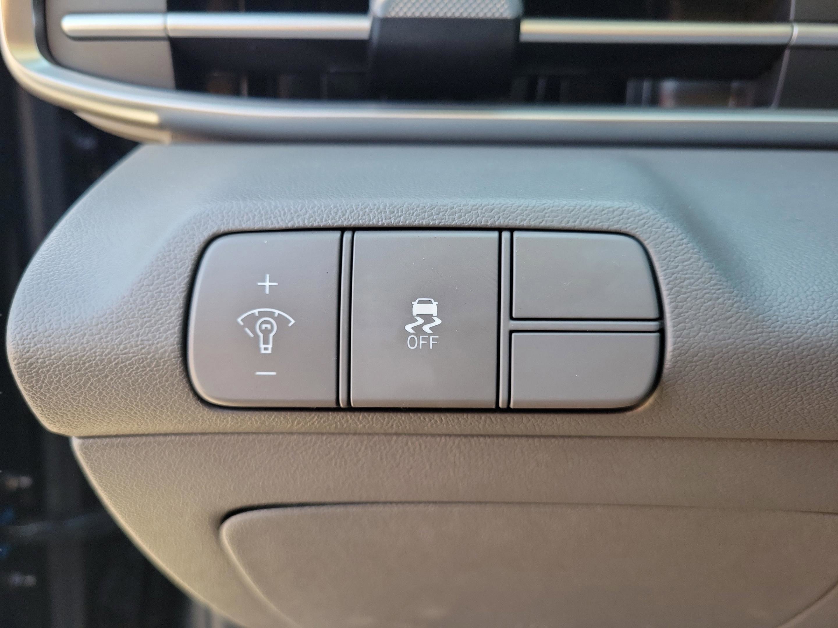 Used 2025 Hyundai Elantra Sport image 16