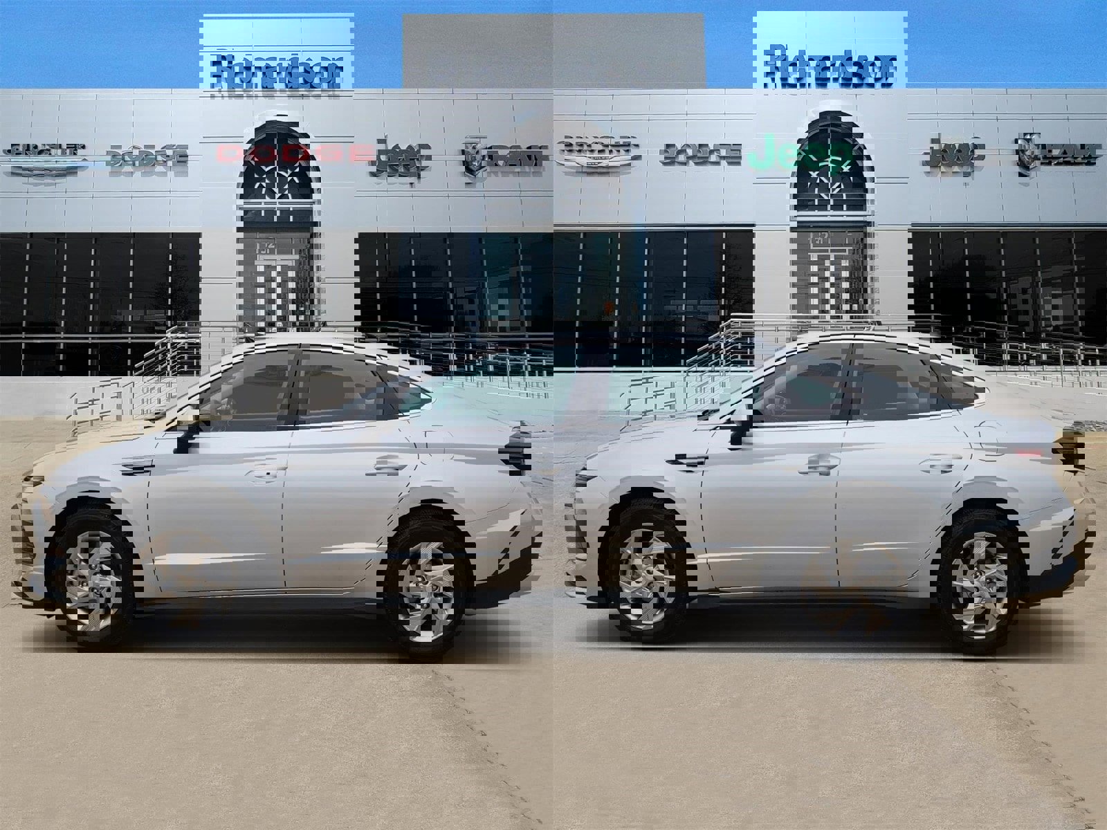 Used 2025 Hyundai Sonata SE image 3