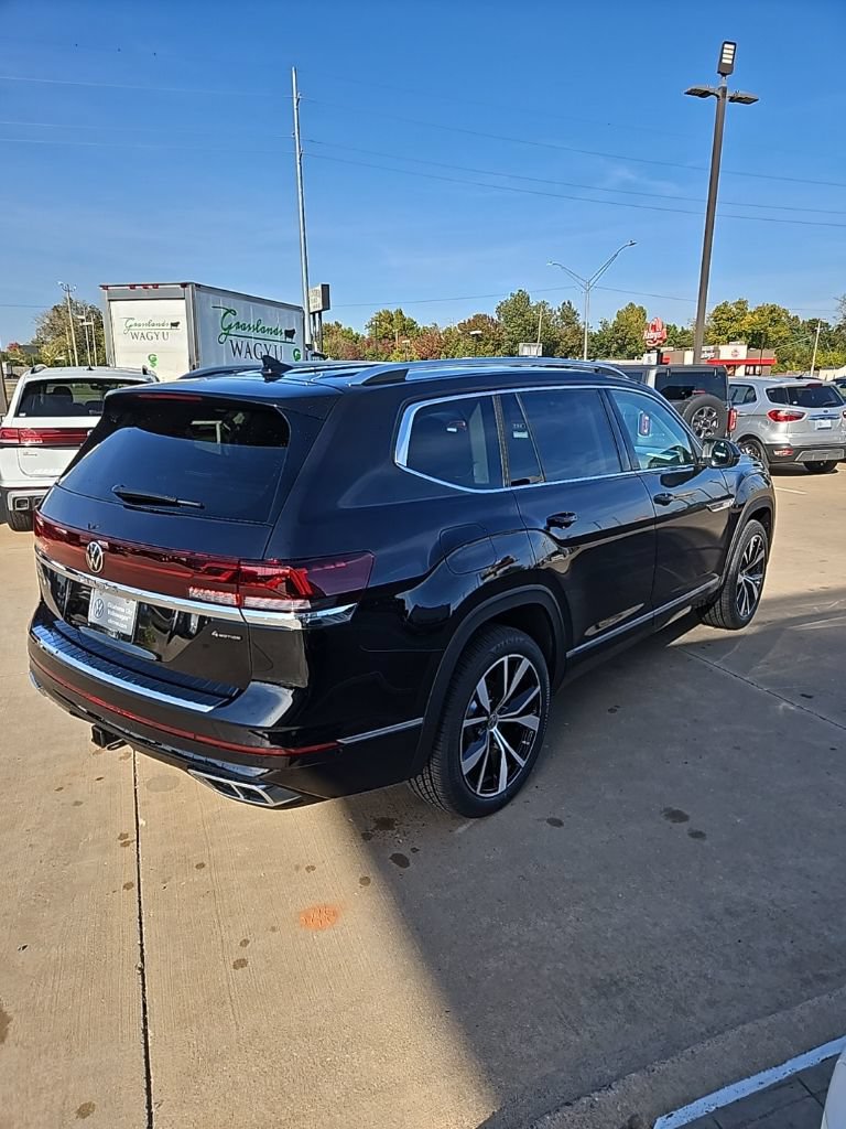 New 2026 Volkswagen Atlas SEL Premium R-Line AWD/4WD image 5
