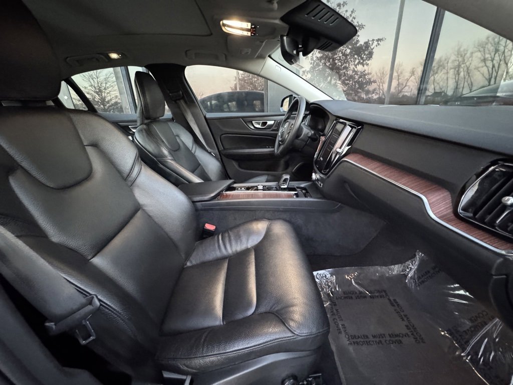 Used 2024 Volvo S60 B5 Plus image 30