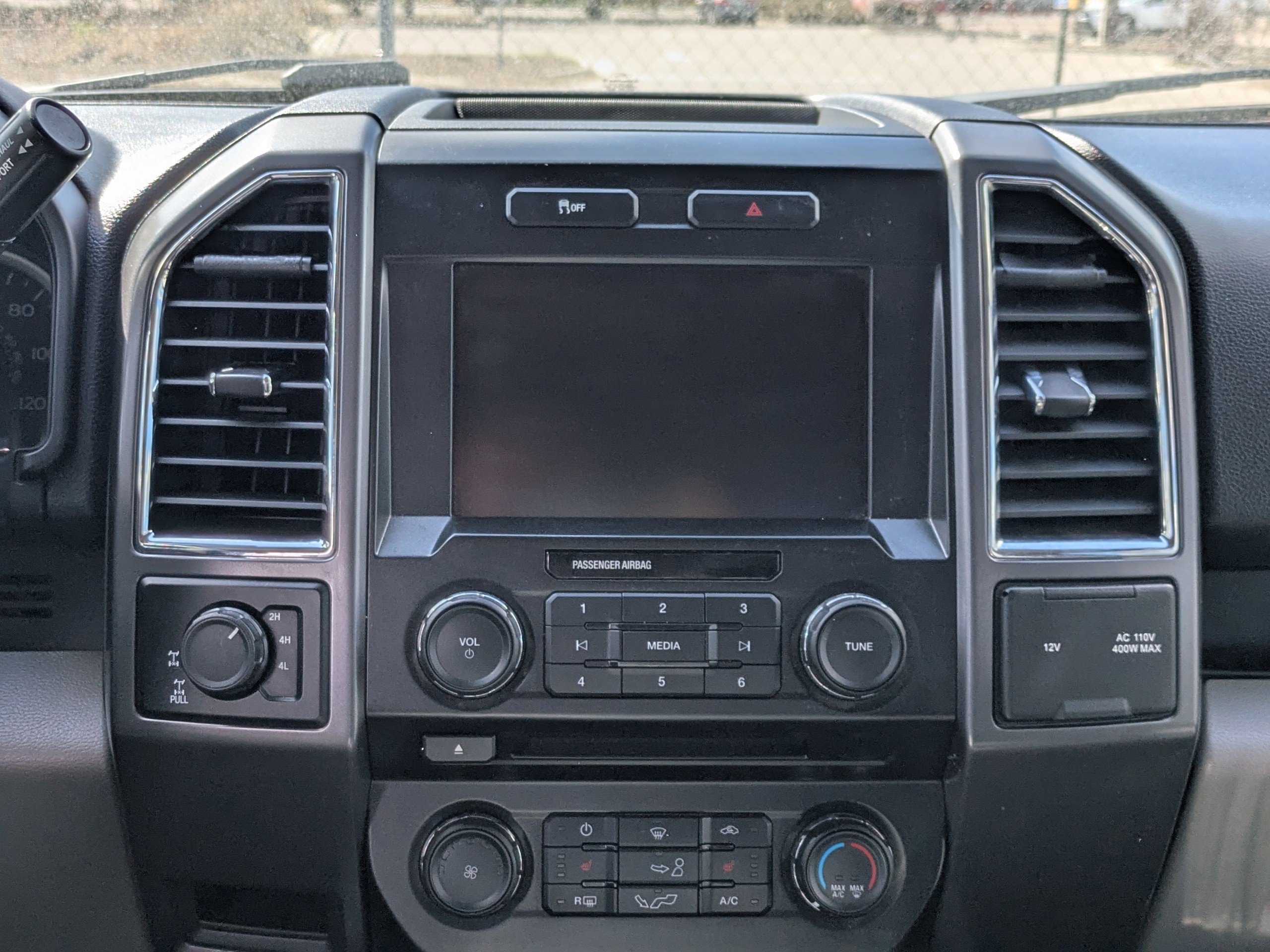 Used 2015 Ford F150 XLT w/ Equipment Group 302A Luxury image 17