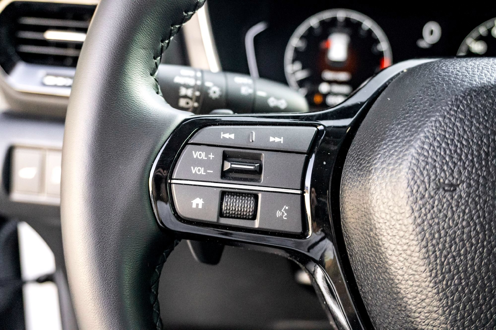 Used 2025 Honda Pilot EX-L image 18