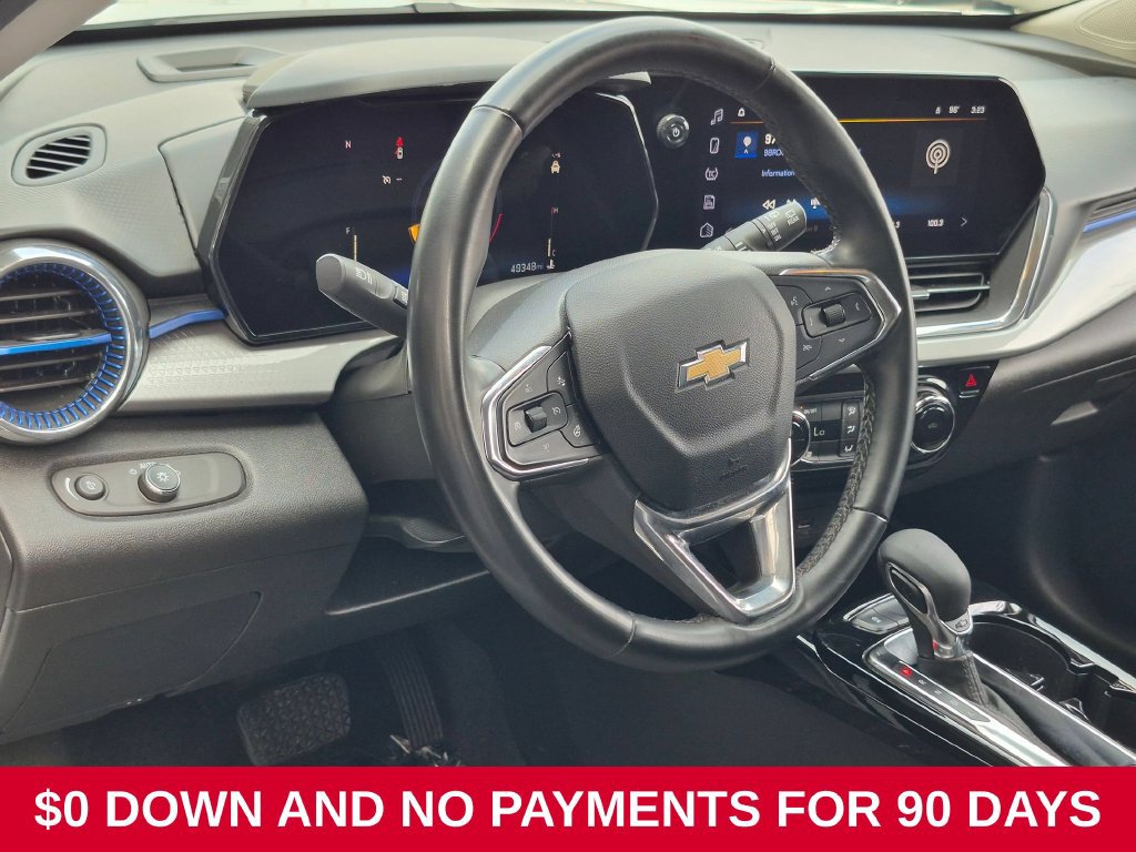 Used 2025 Chevrolet Trax LT w/ LT Convenience Package FWD image 14