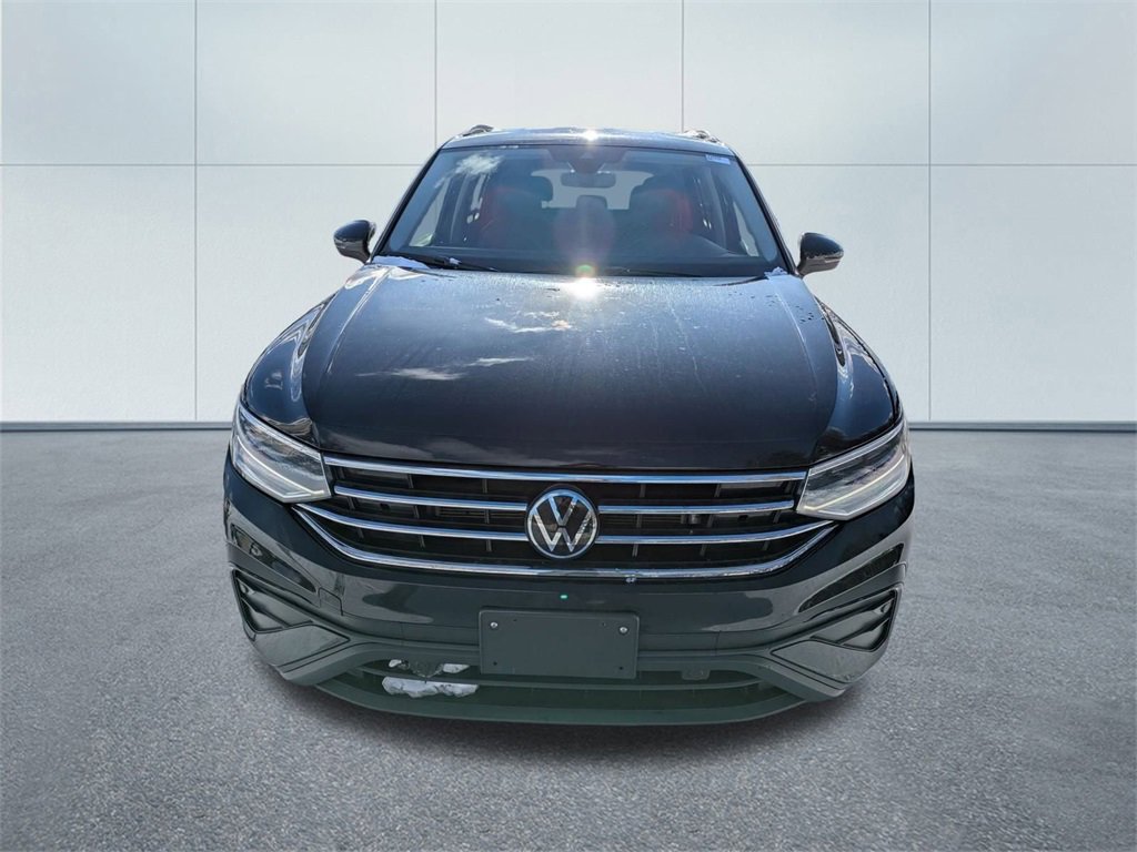 Used 2024 Volkswagen Tiguan SE image 8