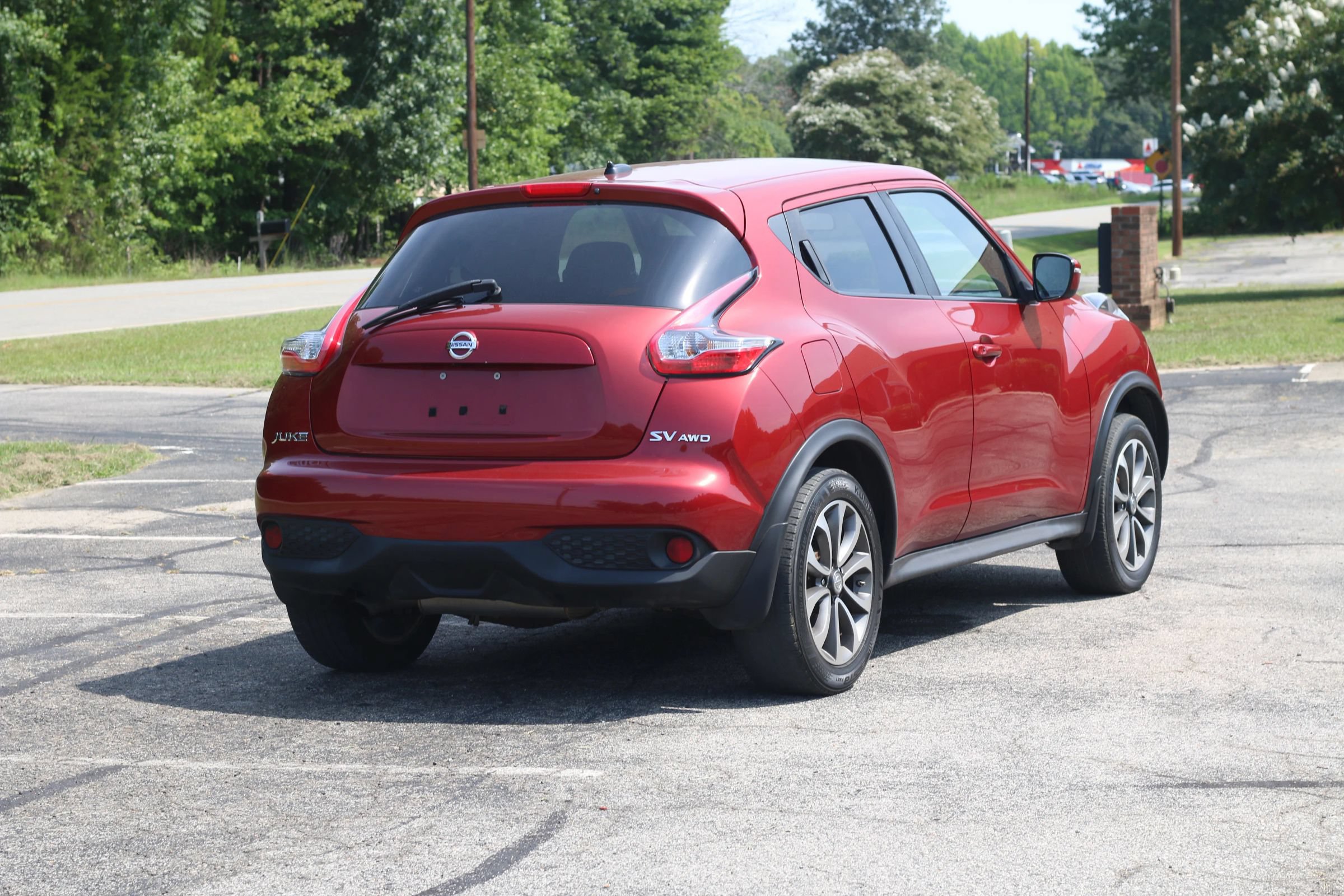 Used 2017 Nissan Juke SV w/ Interior Illumination Package AWD/4WD image 5