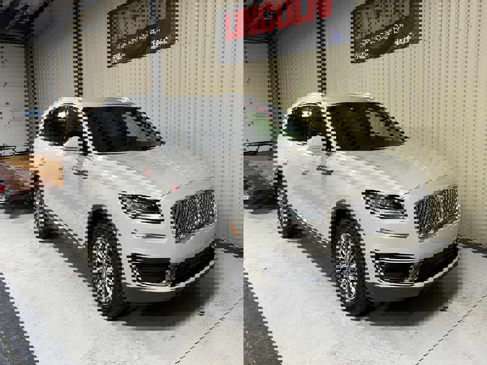 Used 2020 Lincoln Nautilus Standard w/ Equipment Group 101A image 5