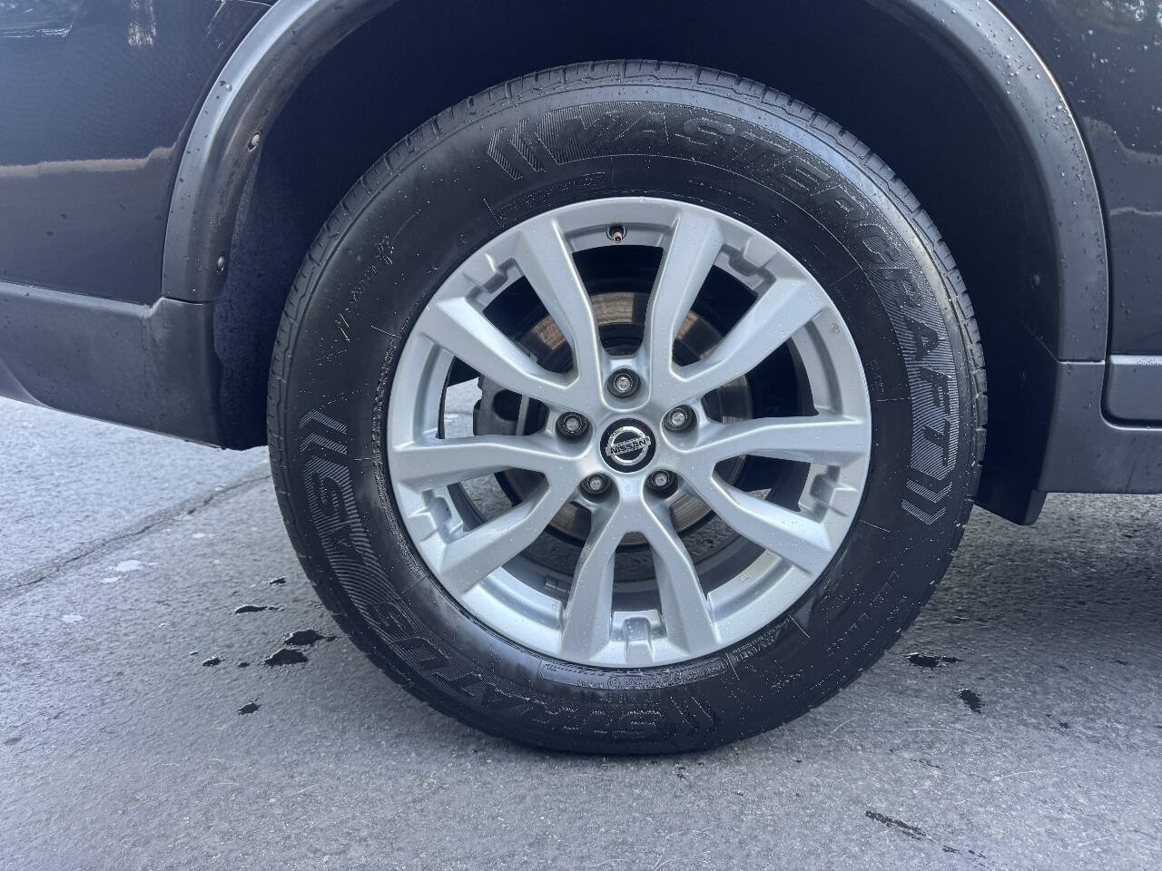 Used 2019 Nissan Rogue SV AWD/4WD image 19