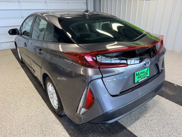 Used 2021 Toyota Prius Prime LE FWD image 4