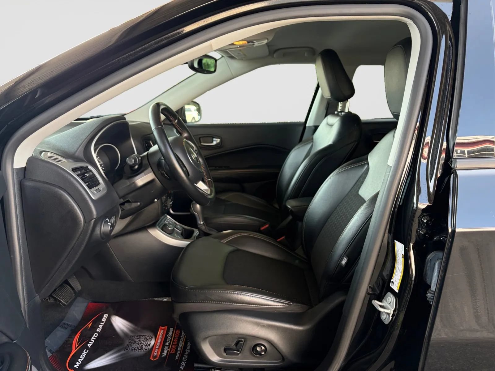 Used 2021 Jeep Compass Latitude w/ Driver Assistance Group AWD/4WD image 12