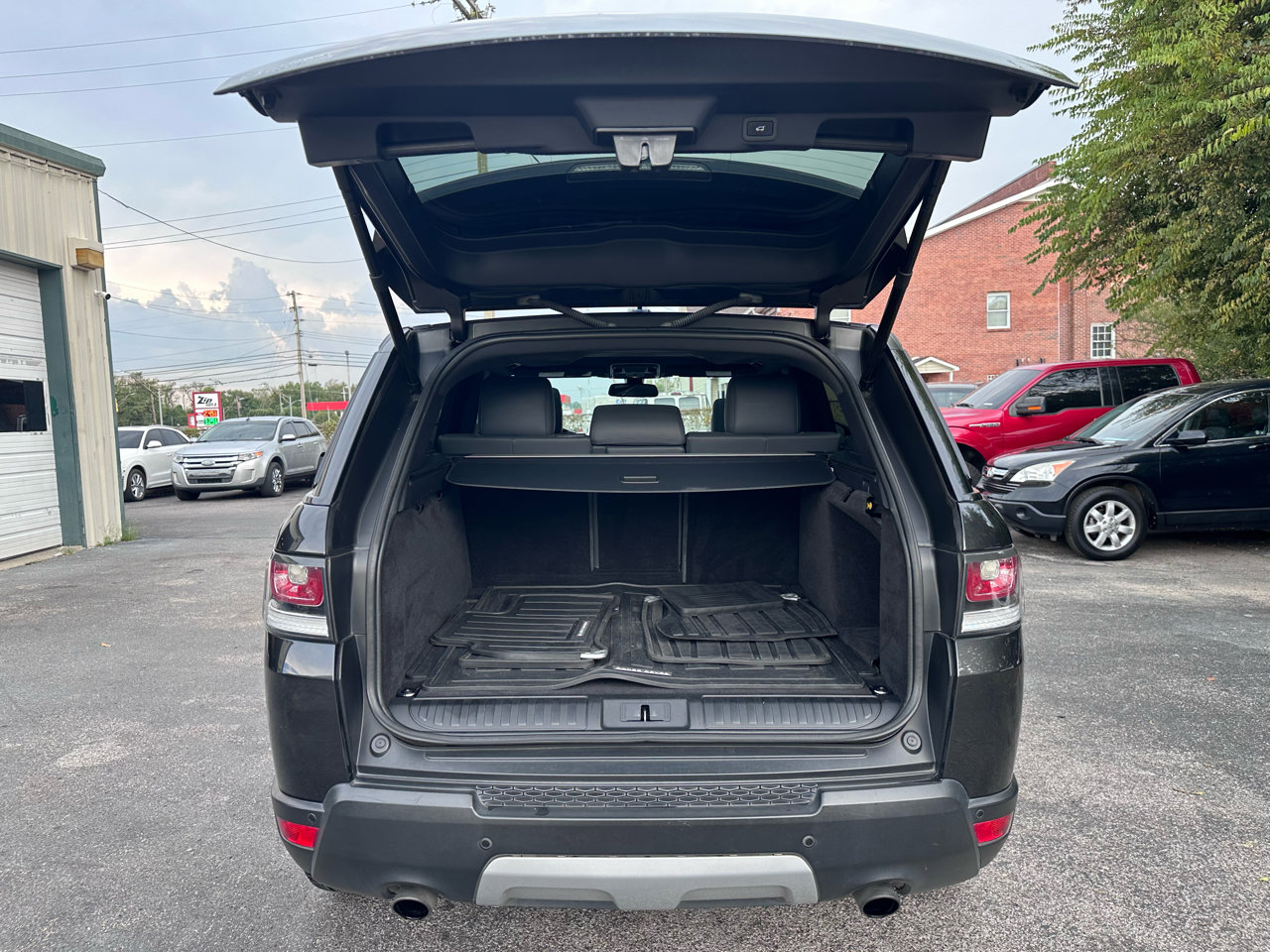 Used 2015 Land Rover Range Rover Sport HSE image 28