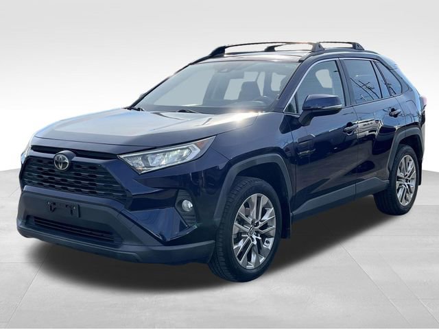 Used 2019 Toyota RAV4 XLE Premium image 3