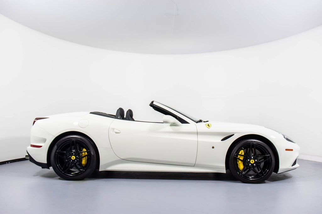 Certified 2017 Ferrari California T image 3