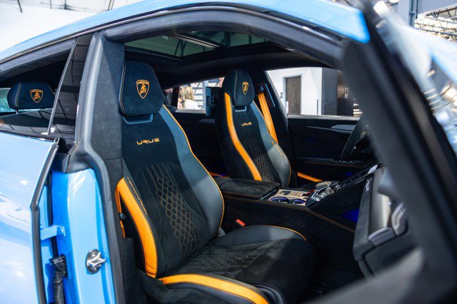 Used 2024 Lamborghini Urus Performante AWD/4WD image 55
