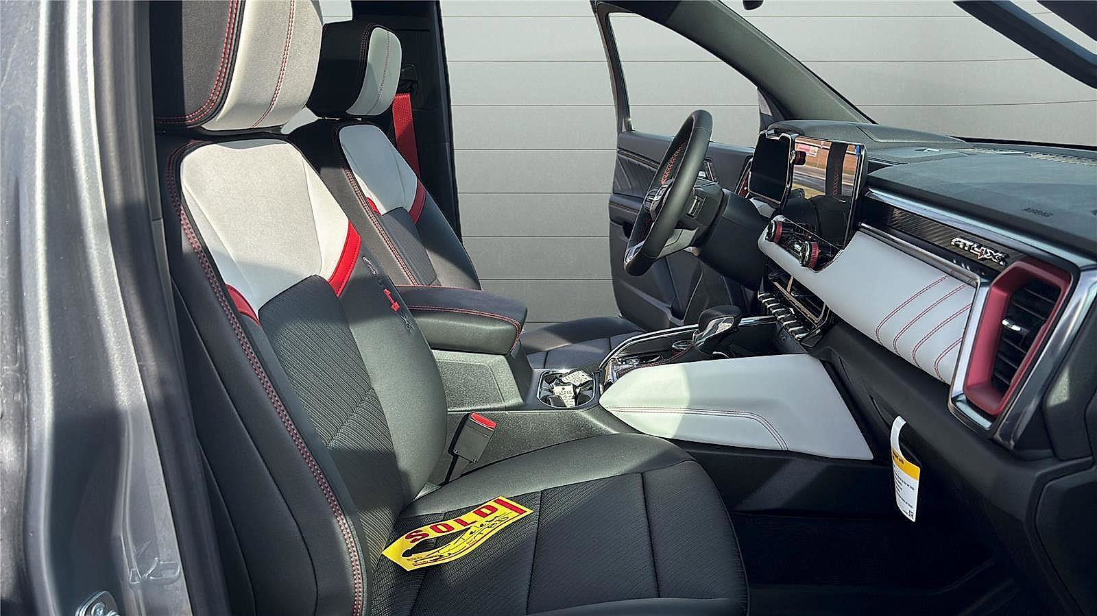 New 2025 GMC Canyon AT4 w/ AT4X Package image 24