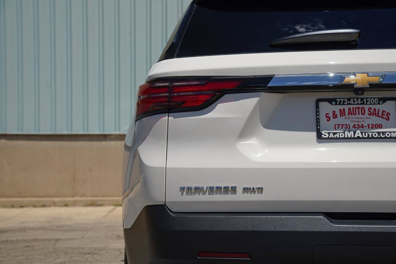 Used 2023 Chevrolet Traverse LS AWD/4WD image 19