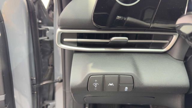 Used 2022 Hyundai Elantra SEL w/ Convenience Package FWD image 28
