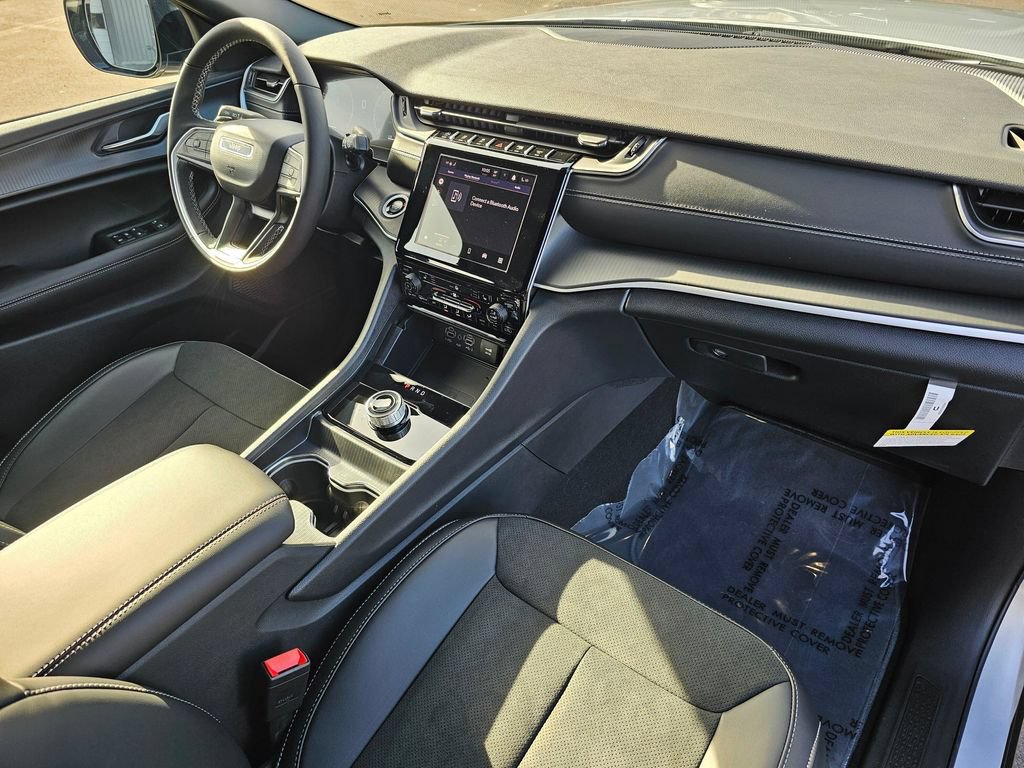 New 2025 Jeep Grand Cherokee Altitude AWD/4WD image 16