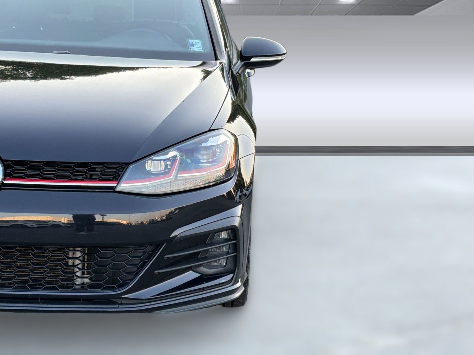 Used 2018 Volkswagen GTI SE w/ SE Leather Package FWD image 11