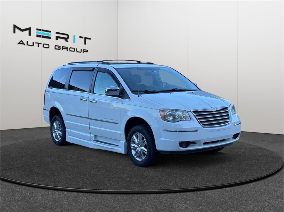 Used 2010 Chrysler Town & Country Limited image 1