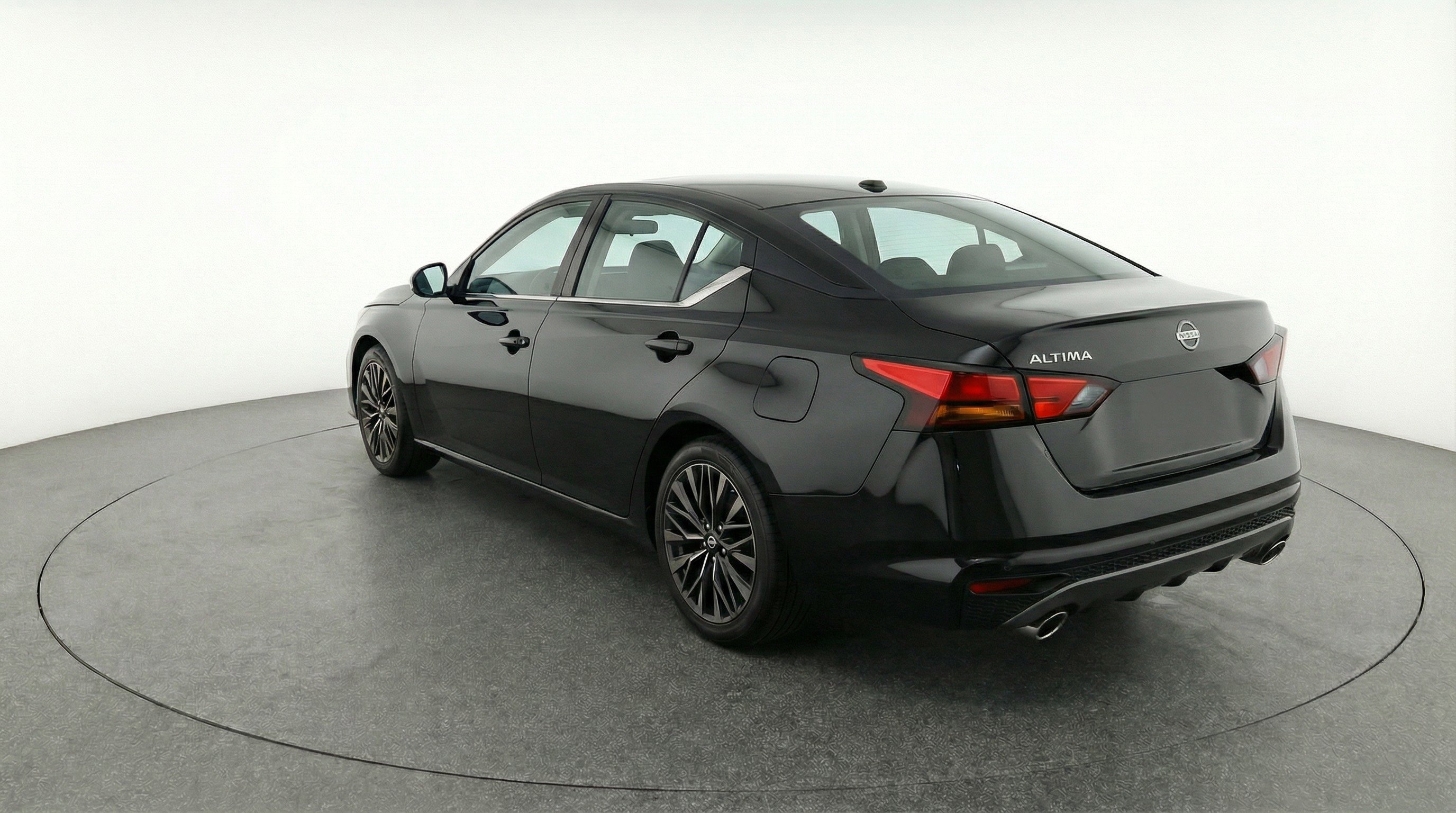 Used 2025 Nissan Altima 2.5 SV image 6