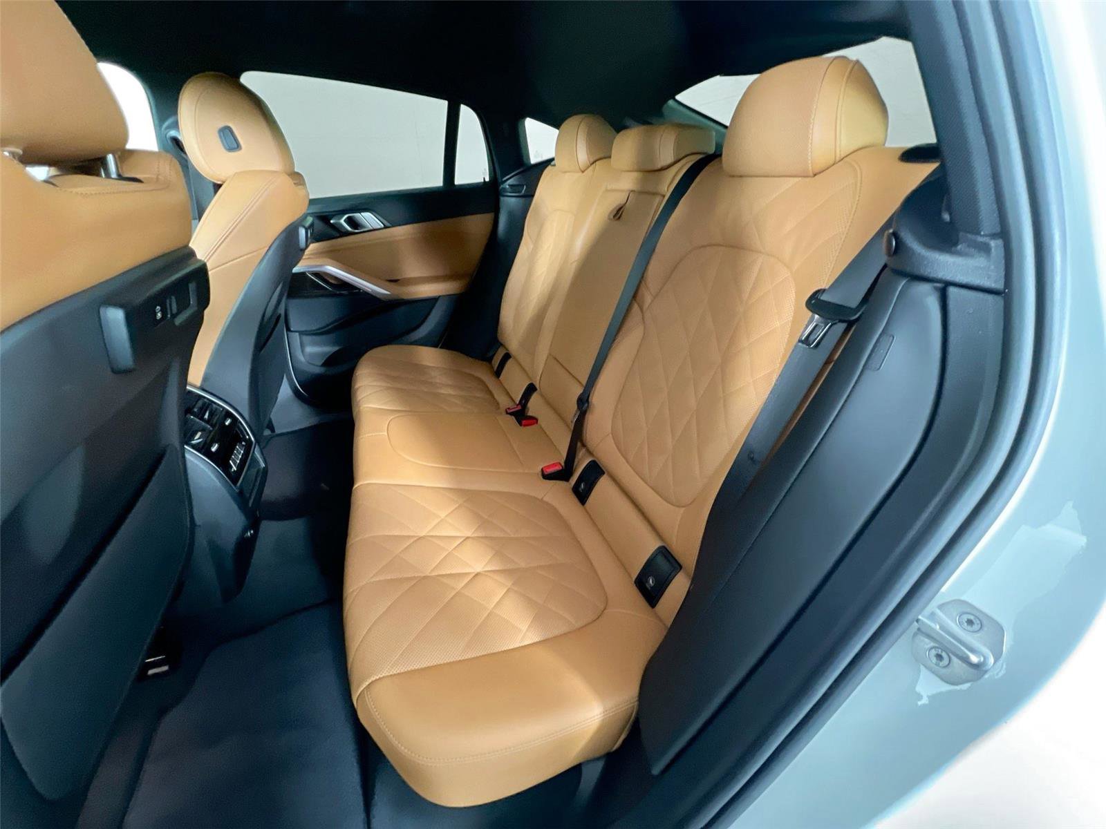 Certified 2023 BMW X6 xDrive40i w/ M Sport Package AWD/4WD image 26