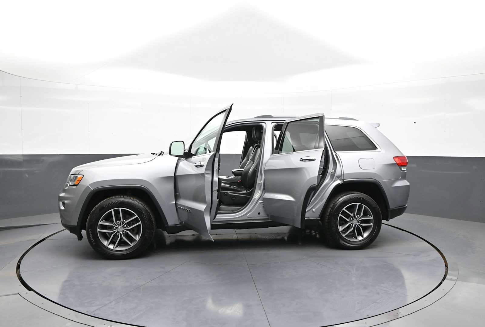 Used 2018 Jeep Grand Cherokee Limited AWD/4WD image 43