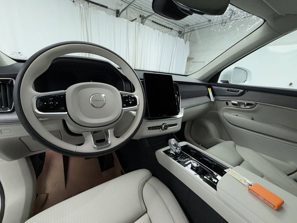 New 2026 Volvo XC90 B6 Ultra w/ Protection Package image 13