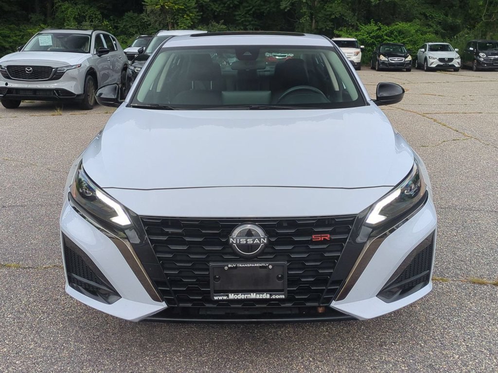 Used 2023 Nissan Altima 2.5 SR w/ SR Premium Package AWD/4WD image 9