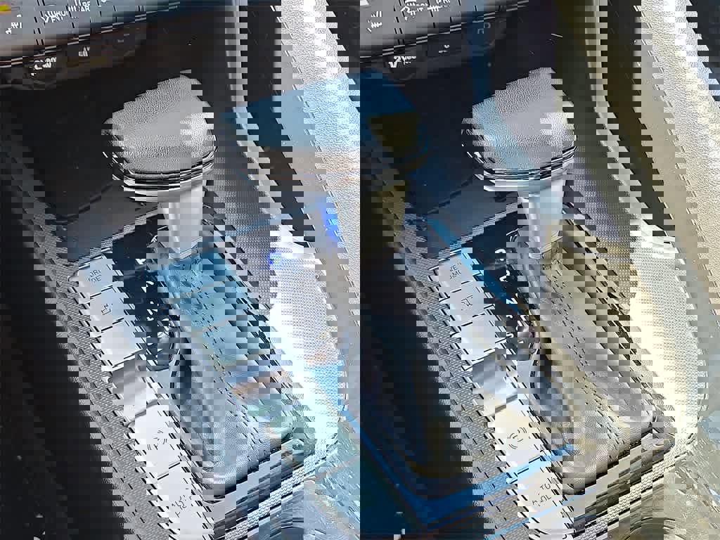 Certified 2024 Hyundai Elantra SEL w/ Convenience Package image 15