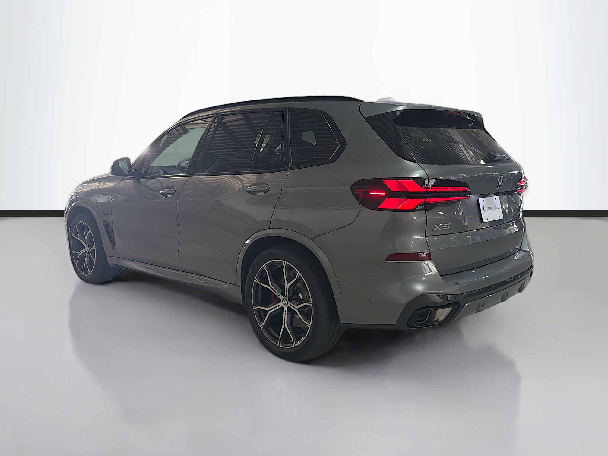 New 2026 BMW X5 xDrive50e w/ M Sport Package image 5