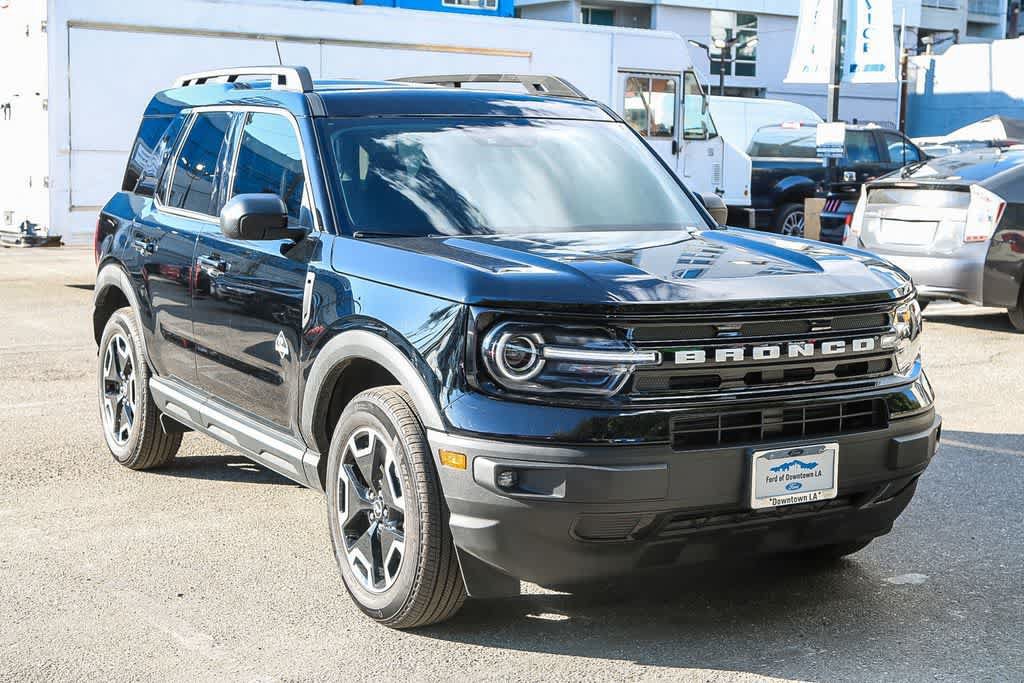 New 2023 Ford Bronco Sport Outer Banks w/ Tech Package AWD/4WD image 3