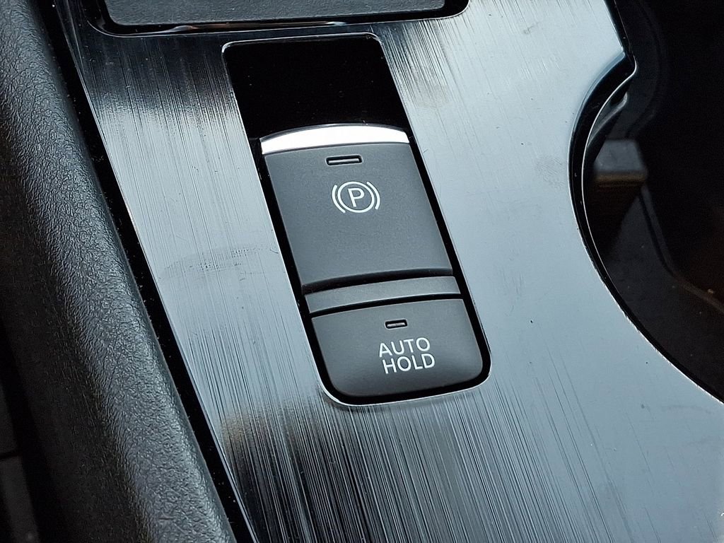 Used 2021 Nissan Rogue S AWD/4WD image 25
