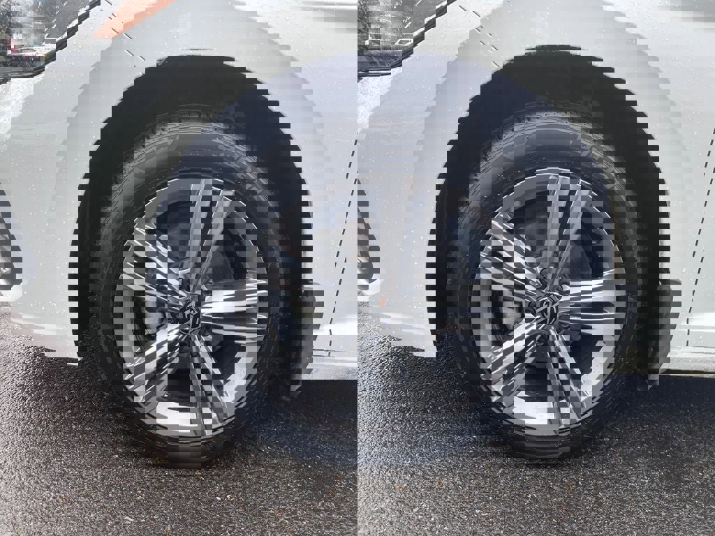 Certified 2023 Volkswagen Jetta SE w/ Panoramic Sunroof Package image 21