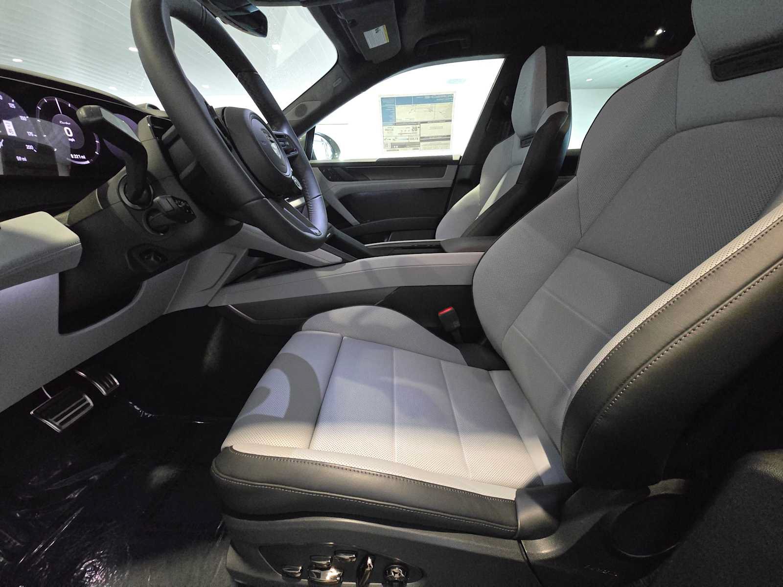 New 2026 Porsche Cayenne Turbo Electric AWD/4WD image 22