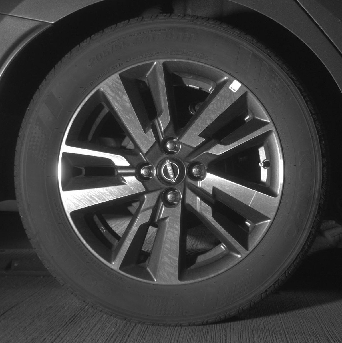 Used 2025 Nissan Versa SV image 12