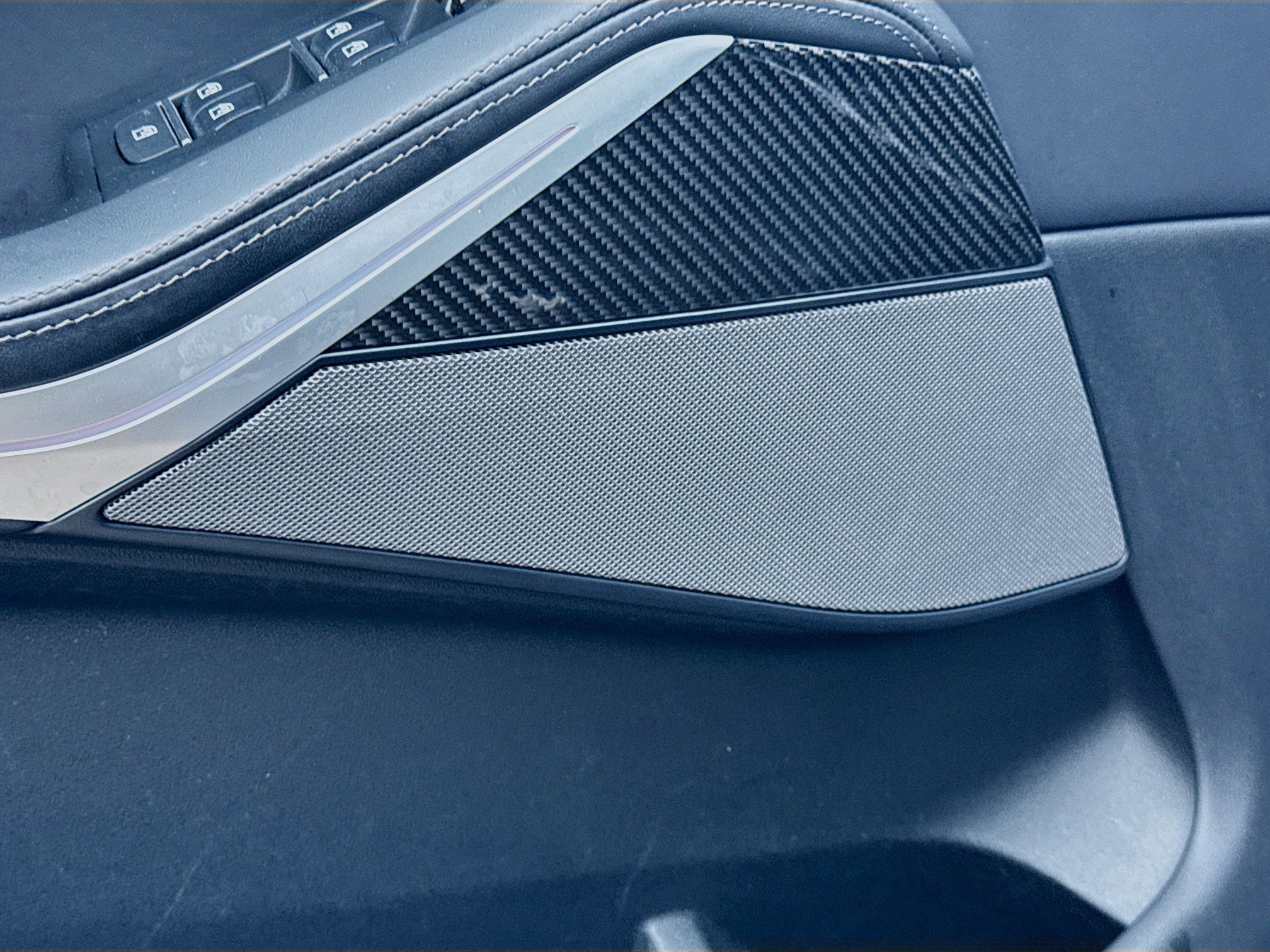 Used 2021 BMW X5 M50i w/ Executive Package image 25