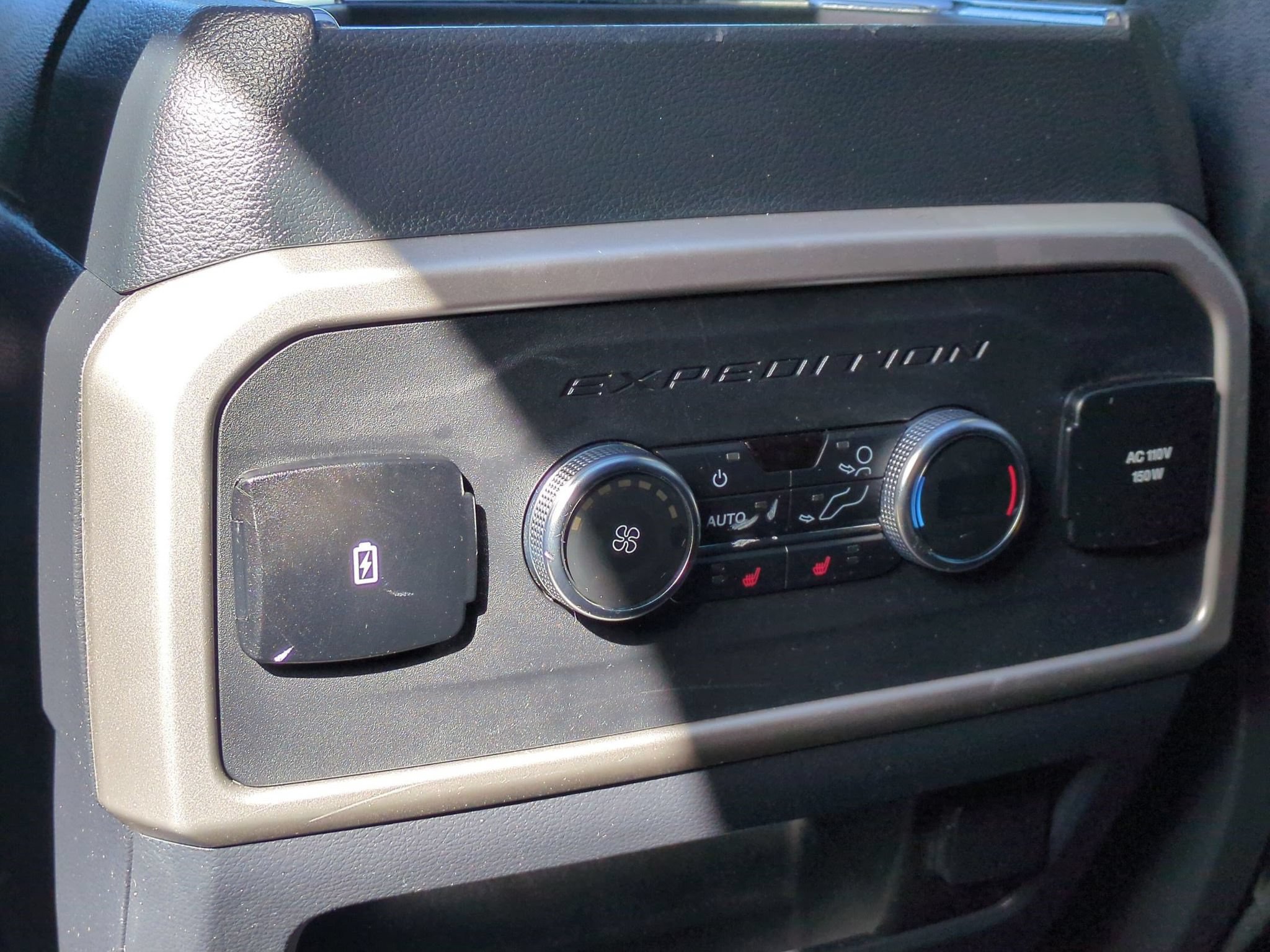 Used 2023 Ford Expedition Limited RWD image 27