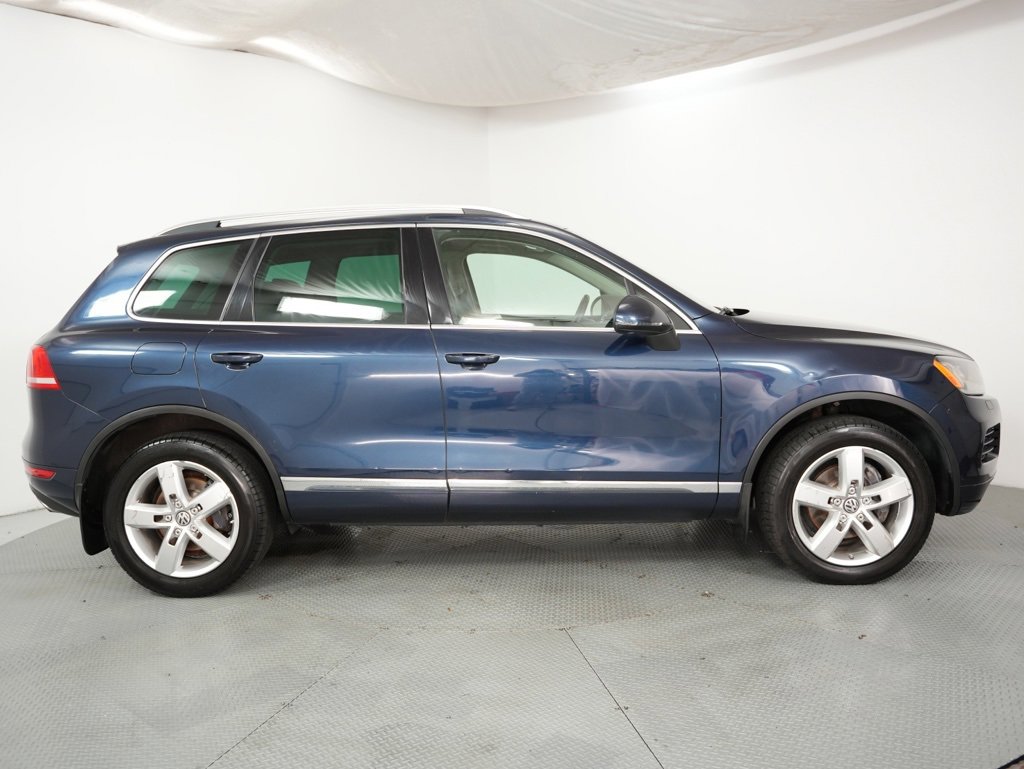 Used 2013 Volkswagen Touareg VR6 image 5