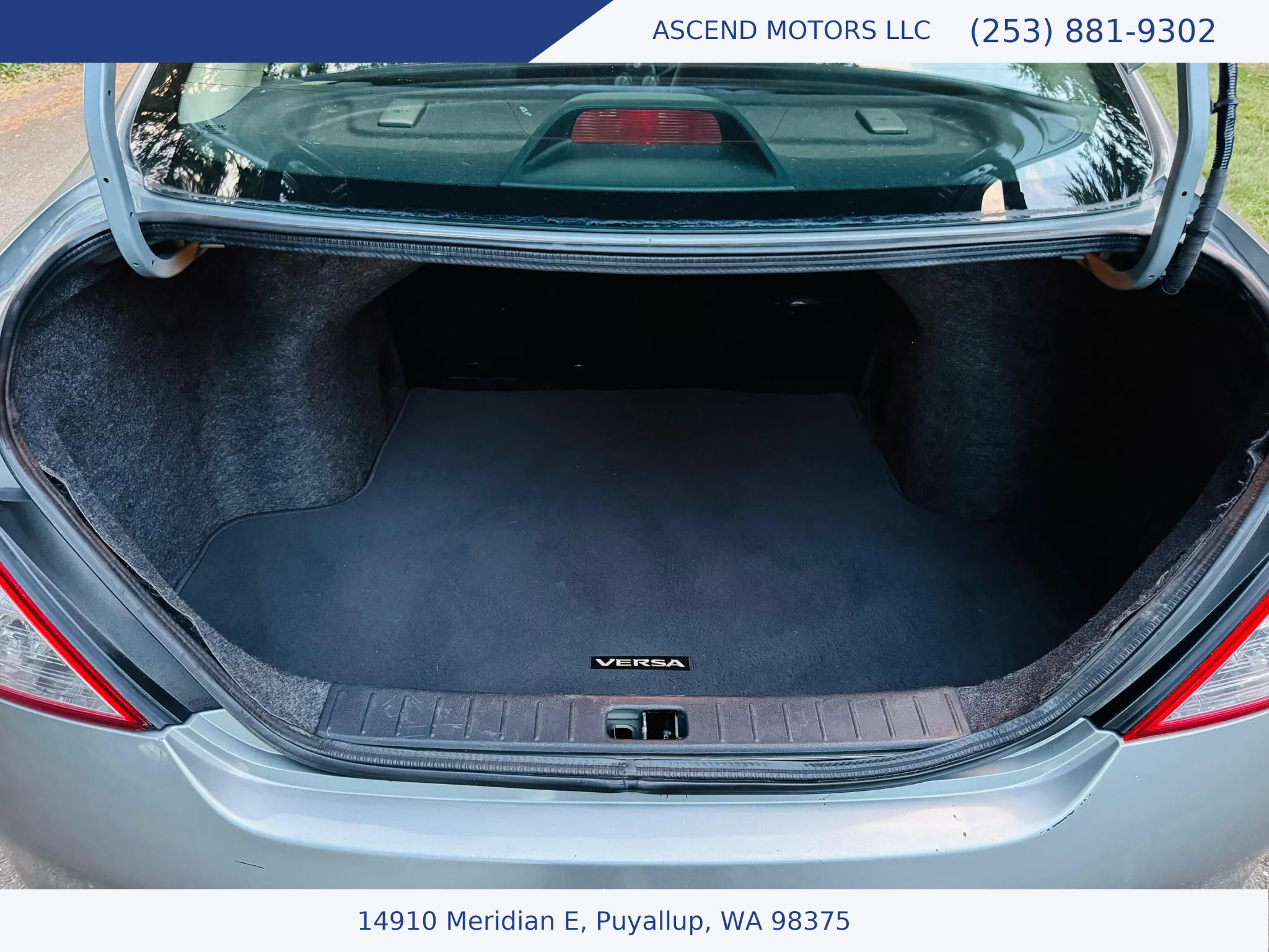 Used 2012 Nissan Versa SV w/ Convenience Pkg image 16