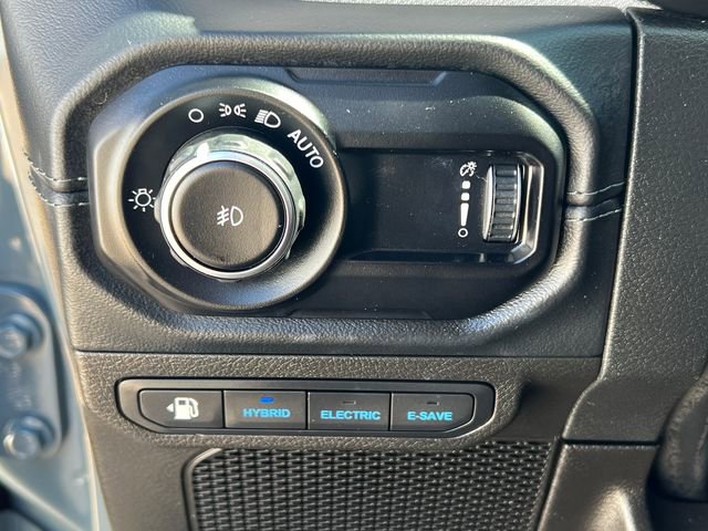 Used 2024 Jeep Wrangler Unlimited Sahara image 18